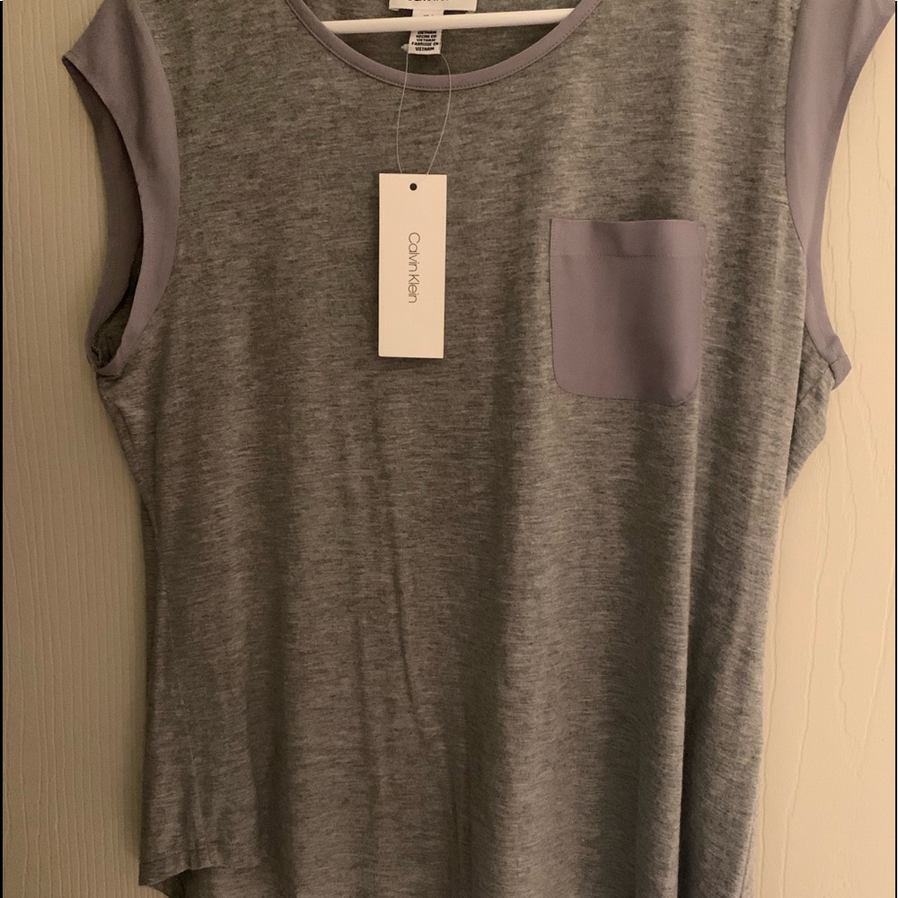 Short sleeve tee
